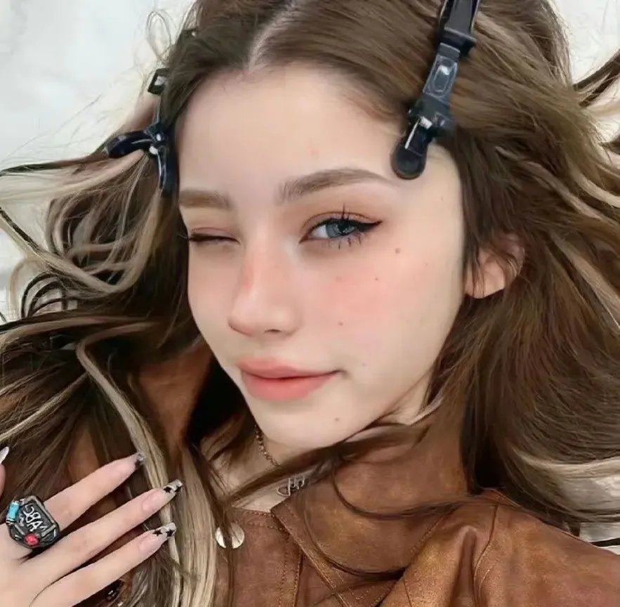 亲爱的莉亚 封面